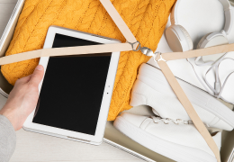 Minimalizm wakacyjny - jedna walizka, tysiące książek w telefonie